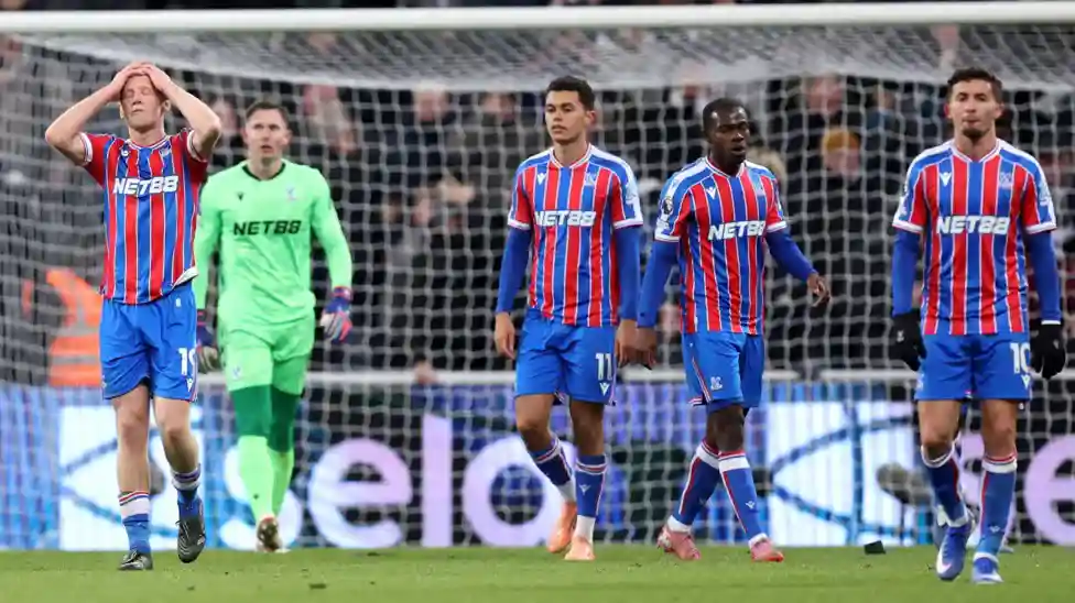 Crystal Palace</b> ended a horrendous January in fitting fashion - with Dwight McNeil's switch from </b>Everton</b> breaking down at the 11th