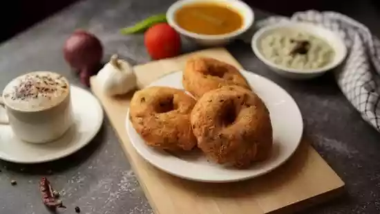 Two easy monsoon snacks that deserve a spot on your rainy-day menu