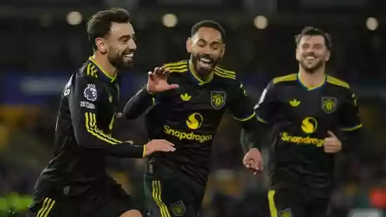 Two-goal Bruno Fernandes leads rampant Manchester United to 4-1 win vs Wolves