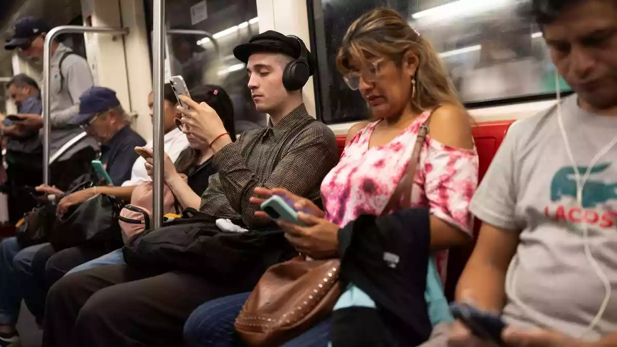 U.S. House committee wants travel companies to answer questions on use of AI for pricing