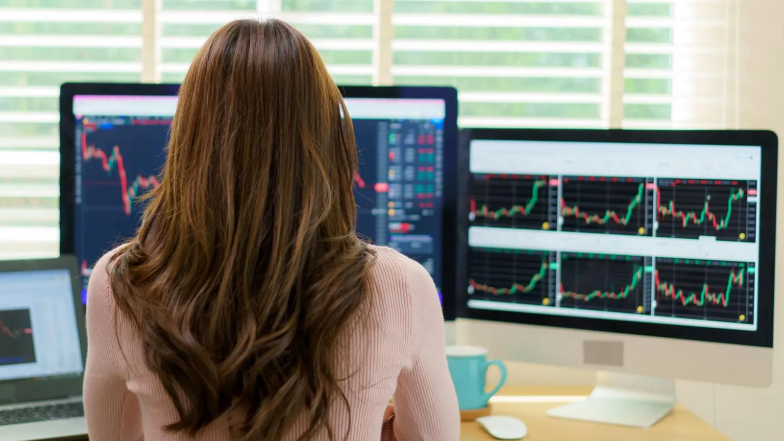 UK government long-term borrowing costs have eased after reaching their highest level since 1998 earlier in the week. The interest rate on 30-year government bonds, known as the yield, slipped to 5.55%, dropping from a high of 5.75% on Wednesday. Although bond yields have been rising globally, there have also been market concerns about UK government finances.