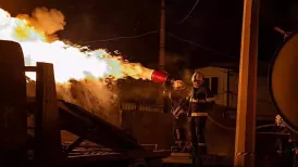 Ukraine has condemned a fresh wave of Russian strikes overnight which killed one person and injured 23 others, as talks with the US aimed at ending the war are