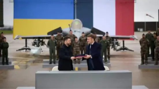 Ukrainian President Volodymyr Zelenskyy and his French counterpart Emmanuel Macron on Monday signed a letter of intent allowing Kyiv to receive 100 Rafale