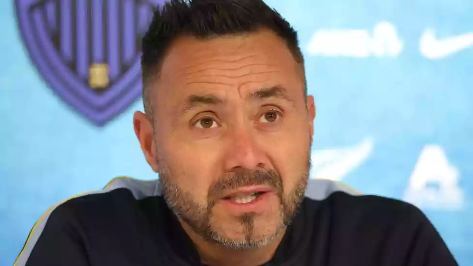 <b>Tottenham</b><b> manager Roberto de Zerbi says players who are not happy at the club this summer should move elsewhere