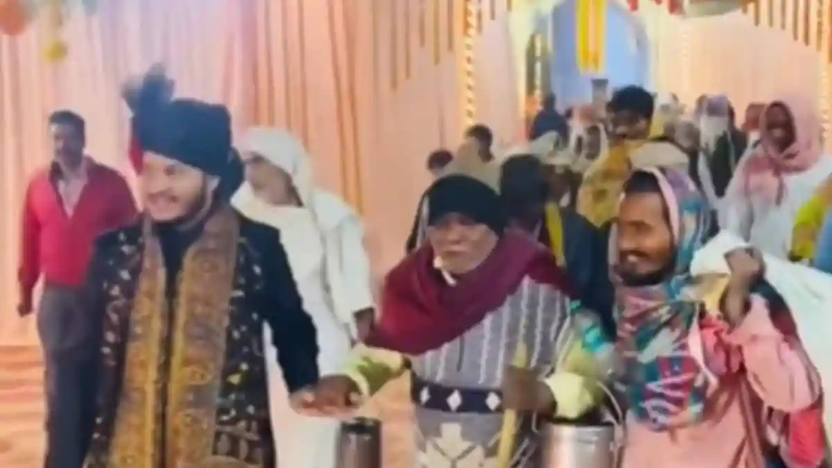 UP Man Invites Beggars To Sister’s Wedding