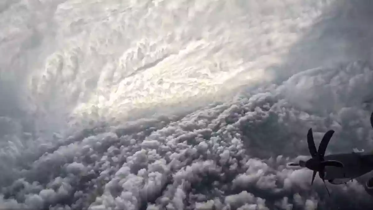 US Air Force Plane Flies Into Eye Of Storm Melissa