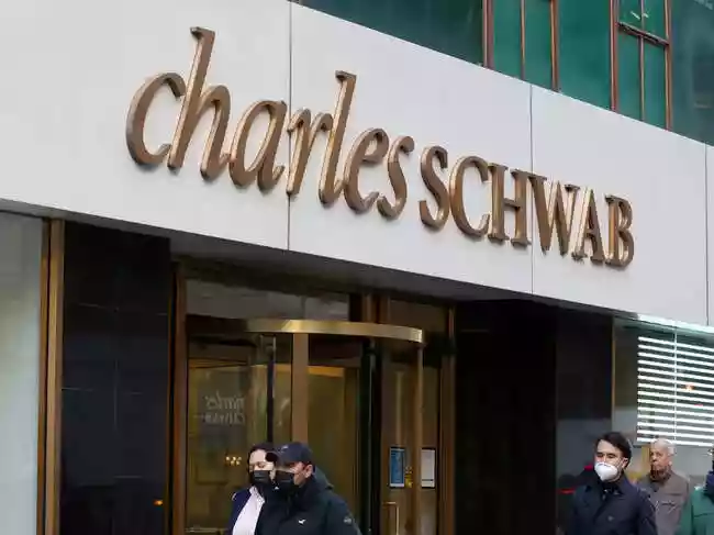 US-based Charles Schwab leases 3
