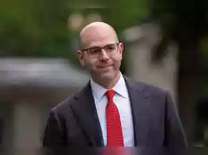 Stephen Miran, a US Federal Reserve Governor, has resigned as an economist advisor to the Trump administration. This move fulfills a pledge made to the Senate