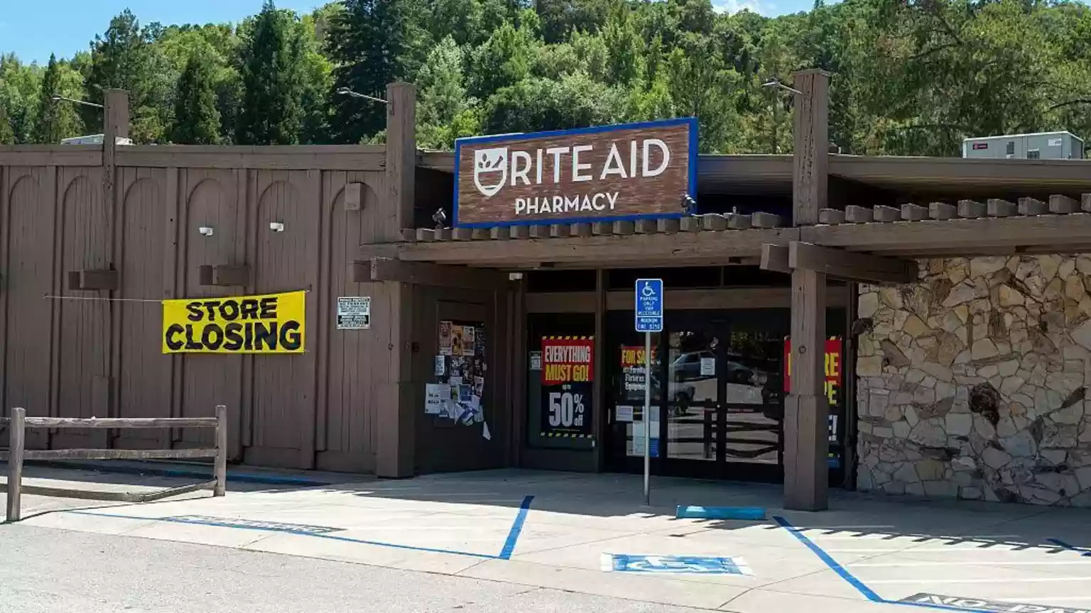 US pharmacy chain Rite Aid announced that it would close all remaining stores. The company's website was replaced on Saturday with a message announcing the closure: 