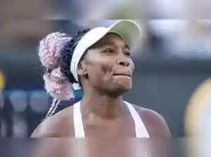 Seven-time Grand Slam champion Venus Williams, aged 45, has received a wild card for January's Auckland Classic, an Australian Open warm-up event