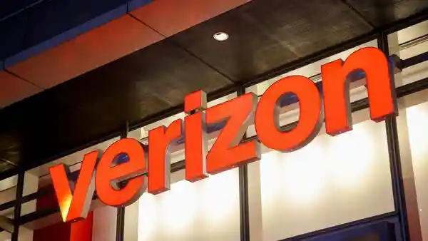 Verizon Communications Inc. said it will provide $20 credits to customers impacted by a widespread service outage on Wednesday, which the company said was