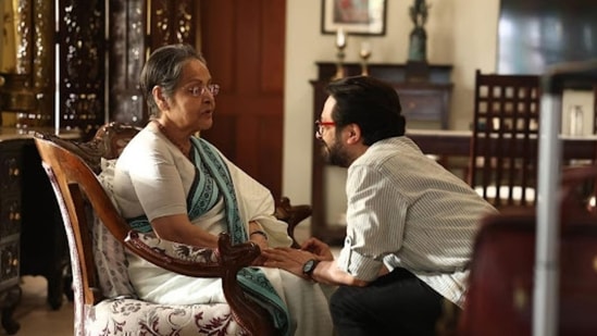 Veteran actor Rakhee Gulzar returned to acting after a staggering two decades of hiatus with the Bengali film, Aamar Boss. This family drama, which also stars Shiboprosad Mukherjee, is set to make its digital debut on ZEE5 (also accessible via OTTplay Premium) on August 22, 2025, after the grand theatrical release in May. However, before Aamar Boss drops, let's have a look at some other Bengali poignant family dramas streaming on OTTplay Premium right now!