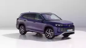 Volkswagen is launching its new flagship SUV in India today, the Tayron R-Line and it is a very important car for the brand. For people who want a big, premium
