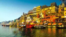 Even before the morning sun's rays hit Varanasi's ghats, the Ganga Aarthi begins. Replete with chanting of hymns, this aarthi, an everyday ritual