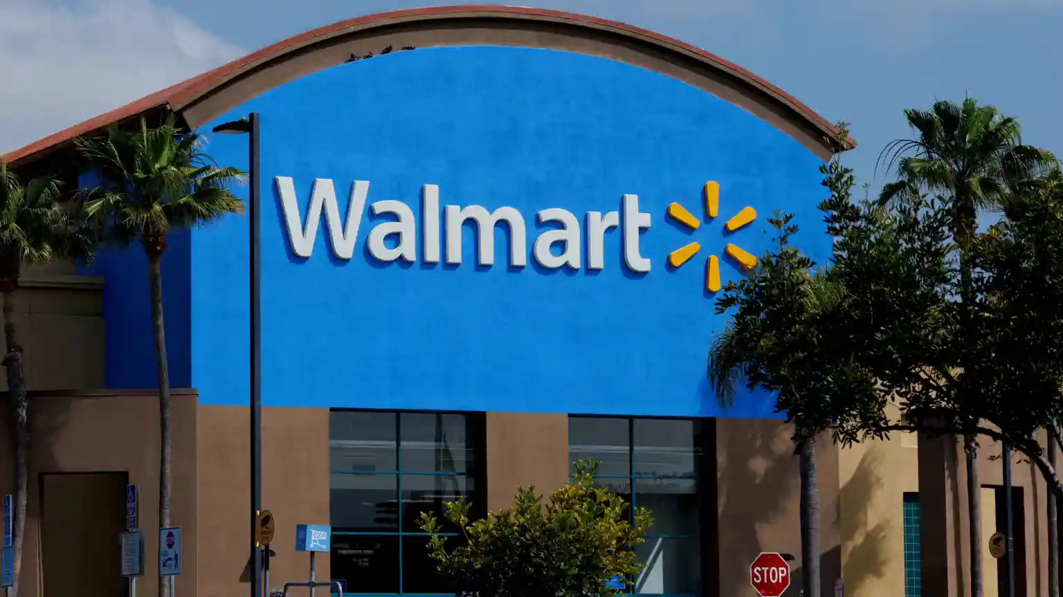 Walmart halts job offers for H-1B visa candidates
