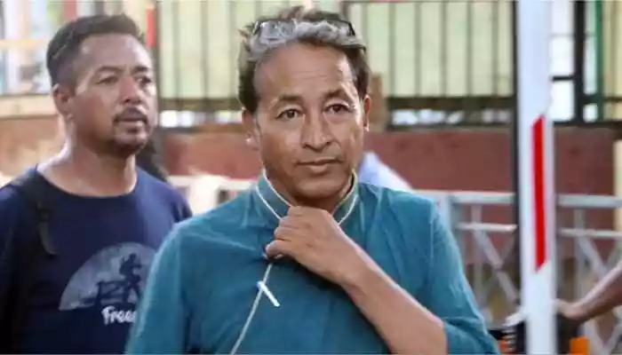 Wangchuk was taken into custody after statehood protests in Leh turned violent on 24 September, leading to the deaths of four individuals and several injuries. During the unrest, protestors set fire to the Bharatiya Janata Party (BJP) headquarters and clashed with the police, prompting authorities to impose a curfew and block internet services in the region.Wangchuk was taken into custody after statehood protests in Leh turned violent on 24 September, leading to the deaths of four individuals and several injuries. During the unrest, protestors set fire to the Bharatiya Janata Party (BJP) headquarters and clashed with the police, prompting authorities to impose a curfew and block internet services in the region.The Supreme Court of India is set to hear a plea filed by the wife of Ladakhi environmentalist and activist Sonam Wangchuk, challenging his detention under the National Security Act (NSA). The petition, a habeas corpus plea filed under Article 32 of the Constitution, was submitted on 2 October, following Wangchuk's arrest on 26 September.