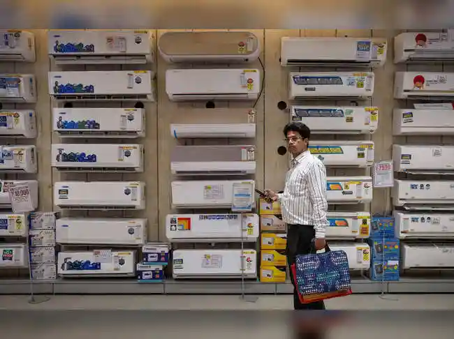 Warm February fuels 30% surge in summer product sales