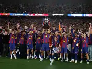 Goals by Marcus Rashford in the ninth minute and Ferran Torres in the 18th gave Barcelona the victory and an insurmountable 14-point advantage over its fierce