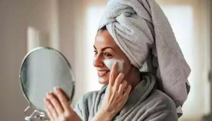Women continue with this weekend detox because it fits easily into their routine and helps the skin stay steady through winter. The simple steps and gentle