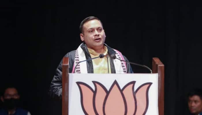 West Bengal Chief Minister Mamata Banerjee on Tuesday blamed the private power generation-cum-distribution utility for the seven electrocution deaths in Kolkata. After a midnight cloudburst caused heavy rain and waterlogging in Kolkata on Tuesday, the BJP's Information Technology Cell chief and the party's special observer for West Bengal, Amit Malviya, on Wednesday, ridiculed Chief Minister Mamata Banerjee's blame-game over the 7 electrocution deaths in the city caused by submerged electrical wires.