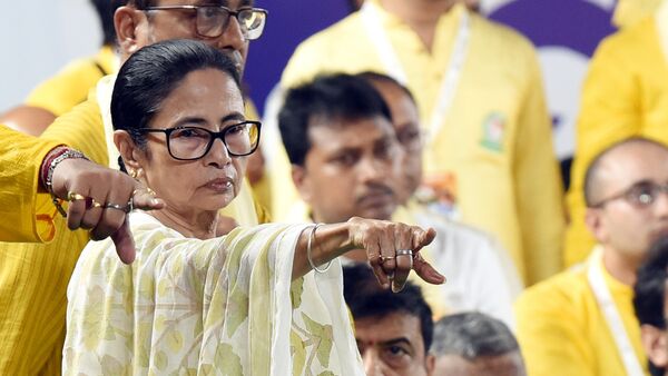 West Bengal Chief Minister Mamata Banerjee took yet another jibe at the Election Commission of India on 28 August, saying that the poll body must stop acting like a ‘lollipop' The TMC chief called the Bharatiya Janata Party-led Union government at the Centre a “lollipop sarkar.”