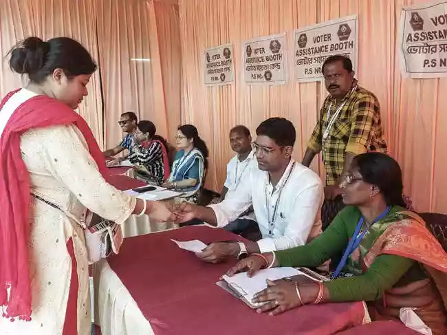 West Bengal votes today in the final phase of assembly elections. The outcome will decide if the TMC keeps its southern dominance or the BJP secures a path to