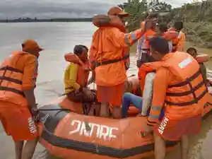 West Bengal government will honor firefighters, SDRF, police, engineers, and doctors for their bravery during the recent northern Bengal disaster. The chief minister is also set to visit Darjeeling to review reconstruction efforts. Separately, the state plans to protest the DVC's alleged unannounced water release, which caused flooding in south Bengal.West Bengal government will honor firefighters, SDRF, police, engineers, and doctors for their bravery during the recent northern Bengal disaster. The chief minister is also set to visit Darjeeling to review reconstruction efforts. Separately, the state plans to protest the DVC's alleged unannounced water release, which caused flooding in south Bengal.In recognition of their courageous role during the recent natural disaster in the northern part of West Bengal, the state government has decided to confer special awards on firefighters, SDRF personnel, police officers, engineers, and doctors who risked their lives in rescue and relief operations, a well-placed source said on Thursday.<br><br>The source said that the decision was taken to acknowledge the exemplary service of frontline workers during the crisis that claimed at least 32 lives.<br><br>