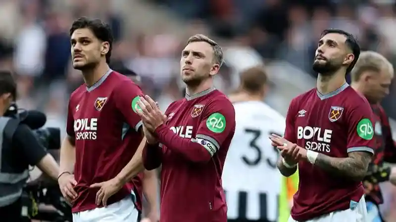 <b>It is not yet three full years since an estimated 70,000 ecstatic fans turned out to acclaim </b><b>West Ham</b><b>'s jubilant