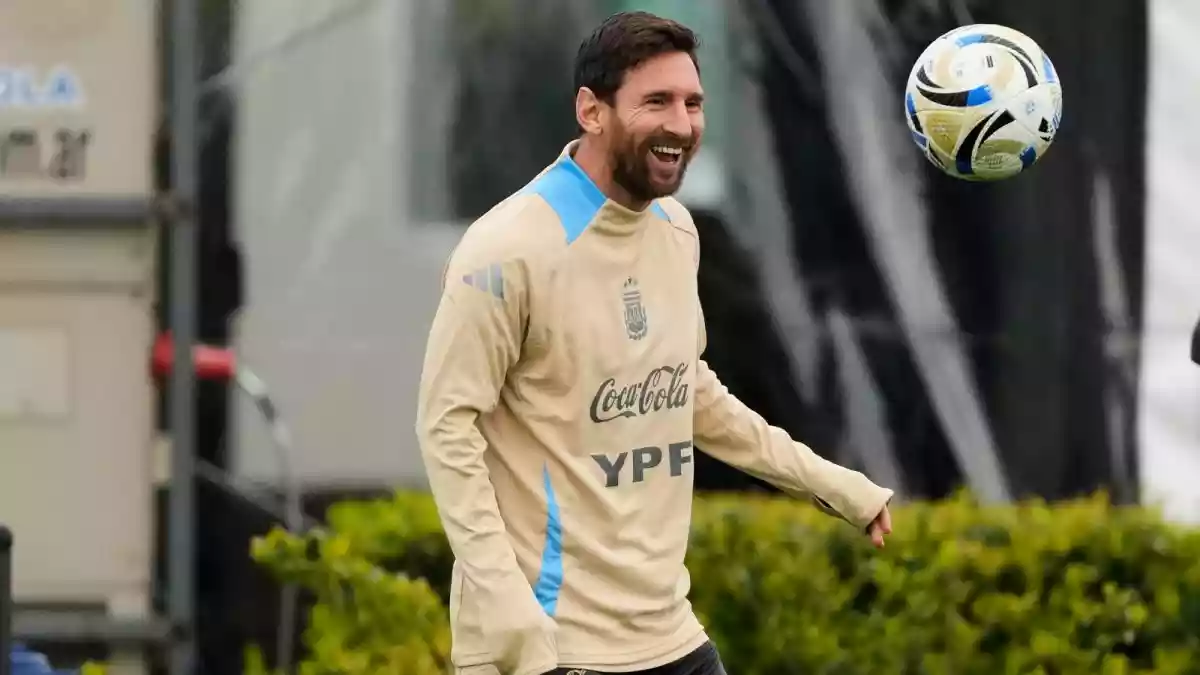 Argentine superstar Lionel Messi opened up on the formation he likes to play in the most while discussing a variety of topics ranging from future goals and