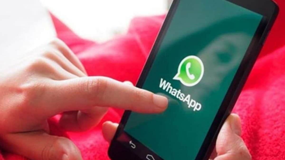 WhatsApp’s scam alert feature is gradually making its way to the users and some of them have even got to try out the tool and enable it for their account