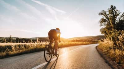 When it comes to protecting the heart, exercise often gets reduced to a conversation about weight loss. But the connection runs much deeper. Aerobic activity – whether a morning jog, a weekend swim, or even a dance class – creates powerful shifts in how the heart and blood vessels function. These shifts lower the risk of heart disease in ways no pill can fully match.