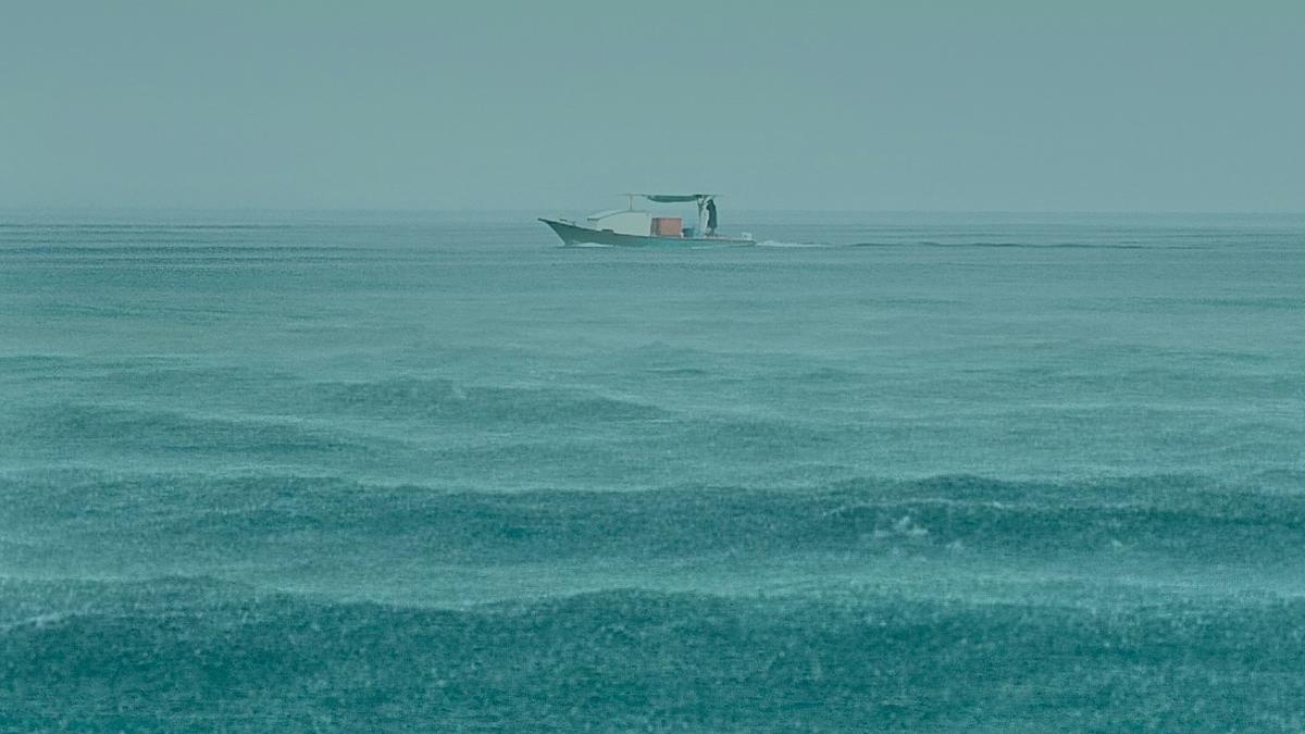 When it rains over the ocean, does it make the surface water more buoyant? Scientists have long assumed so because rainwater is fresh and freshwater is lighter than seawater. However, a new study by researchers at the University of Washington in Seattle, US, has found that the answer is actually more complicated. The study was published in July.