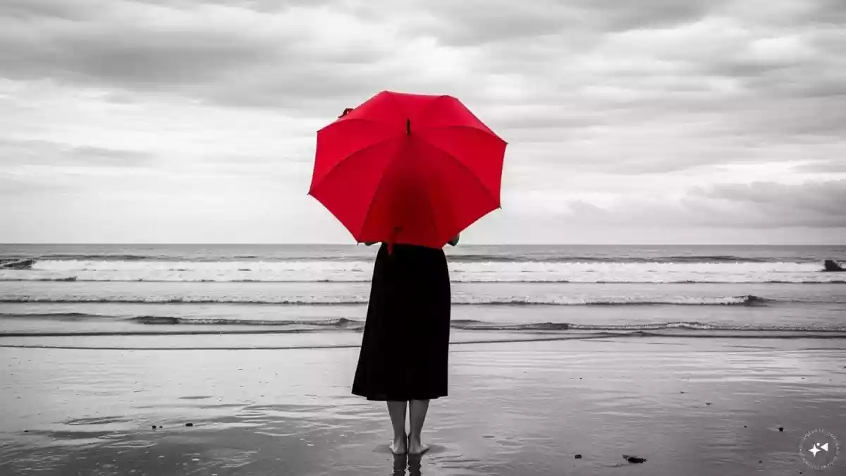 The US Food and Drug Administration (FDA) has approved a new drug, Lynkuet, to help manage hot flashes in menopausal women. This non-hormonal treatment is