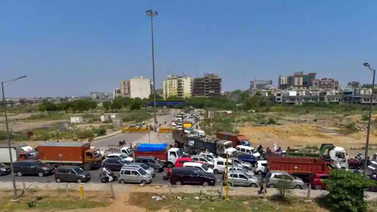 Why Delhi-Ghaziabad Traffic Is A Mess Even A Year After 10-Point Plan