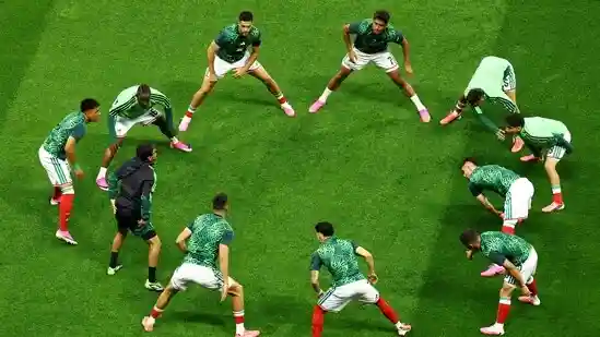 Why is Mexico vs Ecuador delayed and when will the Round of 32 match start