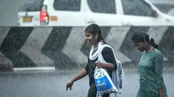 With just days to go before the northeast monsoon sets in, the India Meteorological Department (IMD) has predicted heavy rain for Chennai and nearby districts on Saturday. According to the weather agency, the city and its suburbs may witness “one or two spells of moderate rainfall, which may be heavy at times, accompanied by thunderstorms and lightning” today. The sky is expected to stay generally cloudy, with temperatures around 31–32°C during the day and 23–24°C at night.