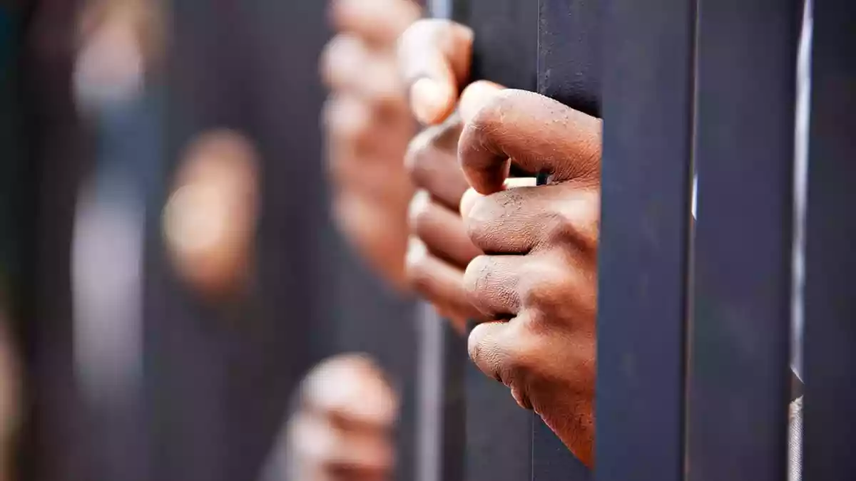 With the Bharatiya Janata Party raising illegal migration and infiltration as key issues ahead of the Assembly election in Bihar, the latest data by the National Crime Records Bureau shows that only five cases pertaining to the Foreigners and Passport Acts were registered in the State in 2023. The number of such cases in 2022 and 2021 stood at three and one respectively.