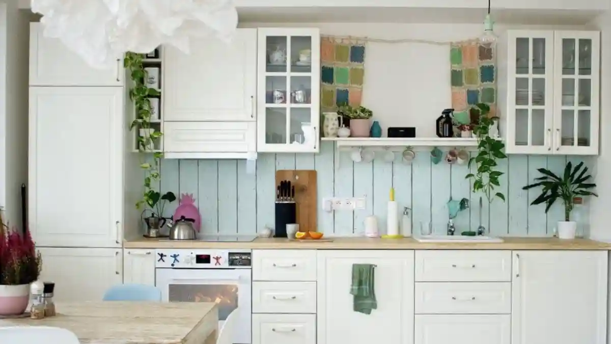 Woman Says ‘Worst Part About Diwali’ Is Watching Mom Spend The Day In Kitchen Instead Of Celebrating