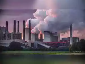 The climate crisis disproportionately affects the poor. A global campaign urges a new treaty to phase out fossil fuels. Current climate talks are not on track