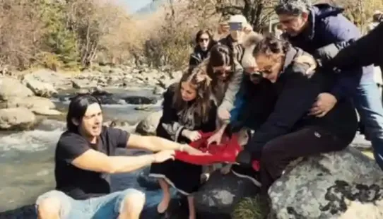 Zarine Khan's family, including husband Sanjay Khan and son Zayed Khan, bid an emotional farewell during her asthi visarjan. New Delhi: Bollywood veteran