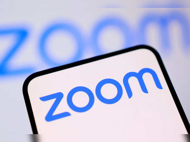 forecast third-quarter profit below on Tuesday, signaling stiff competition was squeezing the video-conferencing company even as it ramps up on its ‌services