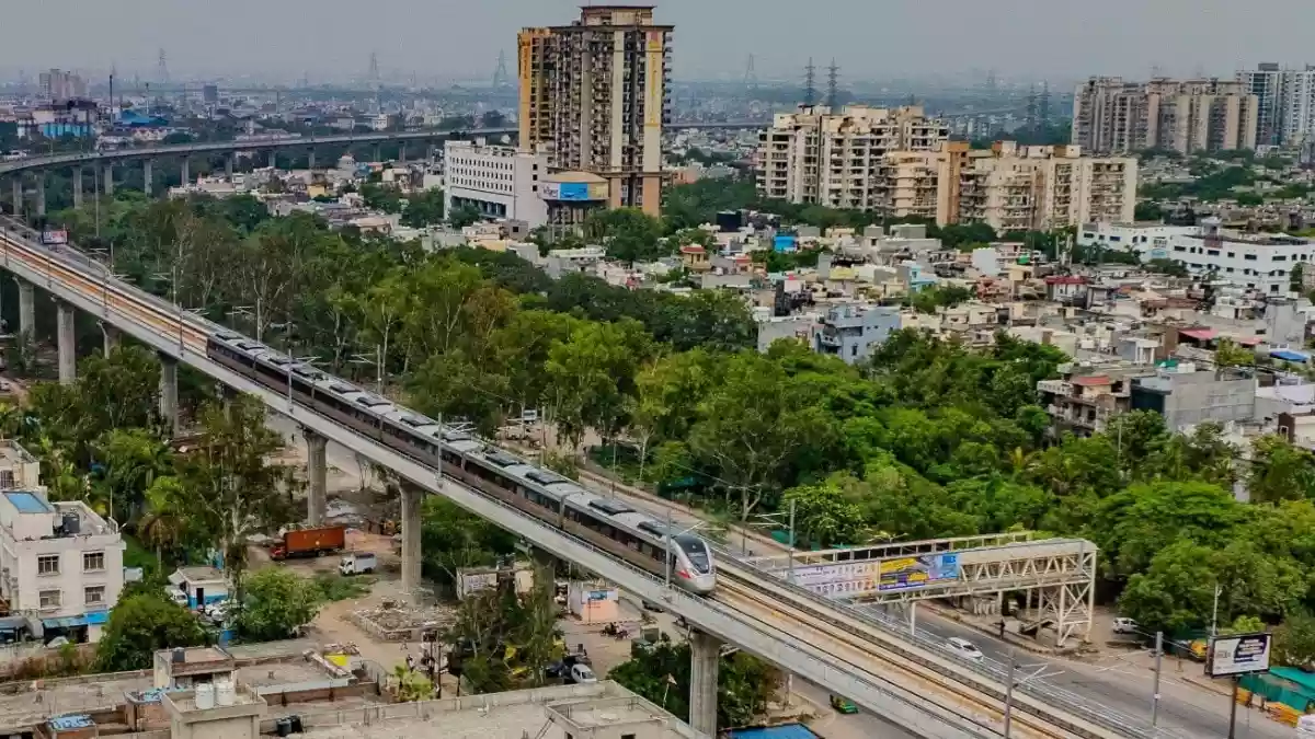 12 KM अंडरग्राउंड