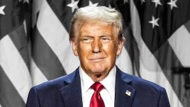 Donald Trump Cuts Tariff: डोनाल्ड ट्रंप ने बड़ा ऐलान करते हुए कुछ सामानों पर लागू टैरिफ में कटौती की है. उन्होंने एग्रीकल्चर और इंडस्ट्रियल उपकरणों पर US Traiff को 25% से कम करते हुए 15% कर दिया है. मिडिल ईस्ट