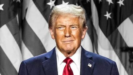 Donald Trump Cuts Tariff: डोनाल्ड ट्रंप ने बड़ा ऐलान करते हुए कुछ सामानों पर लागू टैरिफ में कटौती की है. उन्होंने एग्रीकल्चर और इंडस्ट्रियल उपकरणों पर US Traiff को 25% से कम करते हुए 15% कर दिया है. मिडिल ईस्ट