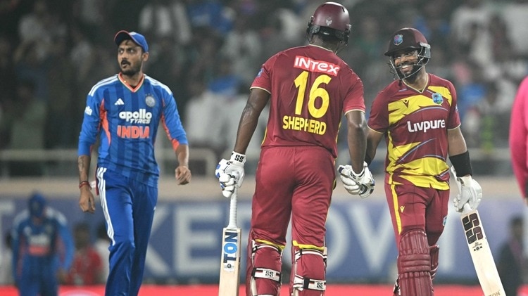 India vs West Indies, 2nd T20I: रांची के जेएससीए इंटरनेशनल स्टेडियम कॉम्प्लेक्स में भारत और वेस्टइंडीज की टीम्स आमने-सामने हुईंं. इस मुकाबले में रनों की बारिश हुई, हालांकि अंतिम बाजी वेस्टइंडीज के हाथ