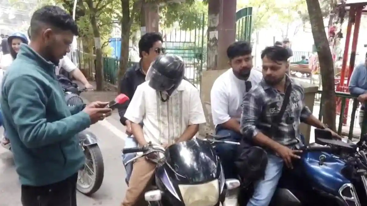Nainital News: नैनीताल नगर पालिका ने लागू किया नया एंट्री टैक्स. बाहरी बाइकों से ₹100 और स्थानीय कारों से 200 रुपये की वसूली शुरू. 24.55 करोड़ के टेंडर पर सभासदों का हंगामा. बवाल के बाद दोपहिया टैक्स पर