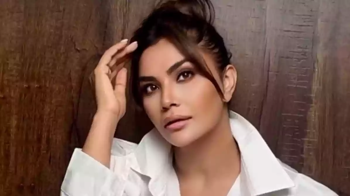 आधी रात कमरे में घुसा डायरेक्टर
