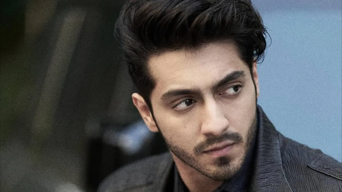 बॉलीवुड के युवा सनसनी अहान पांडे ने हाल ही में अपनी ब्लॉकबस्टर फिल्म 'सैयारा' की शानदार सफलता के पीछे छिपे एक ऐसे संघर्ष का खुलासा किया है, जिसने उनके धैर्य की अग्निपरीक्षा ली। जहां