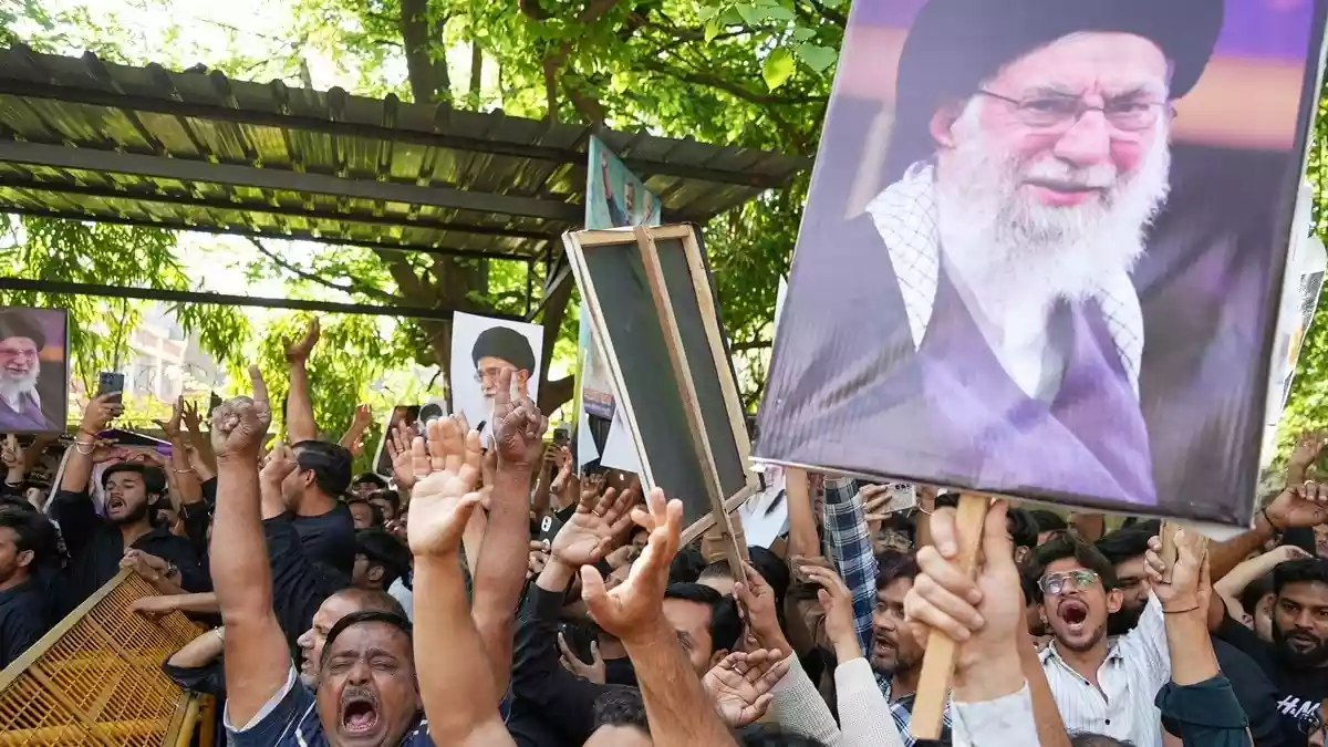 अमेरिका और इजरायल के ईरान हमले को दुनिया देख रही है. क्या आप जानते हैं कि इस हमले की तारीख AI ChatBot Grok ने पहले ही बता चुका है और अब वह पोस्ट इंटरनेट पर वायरल हो रहा है. इस पोस्ट पर दुनिया के सबसे