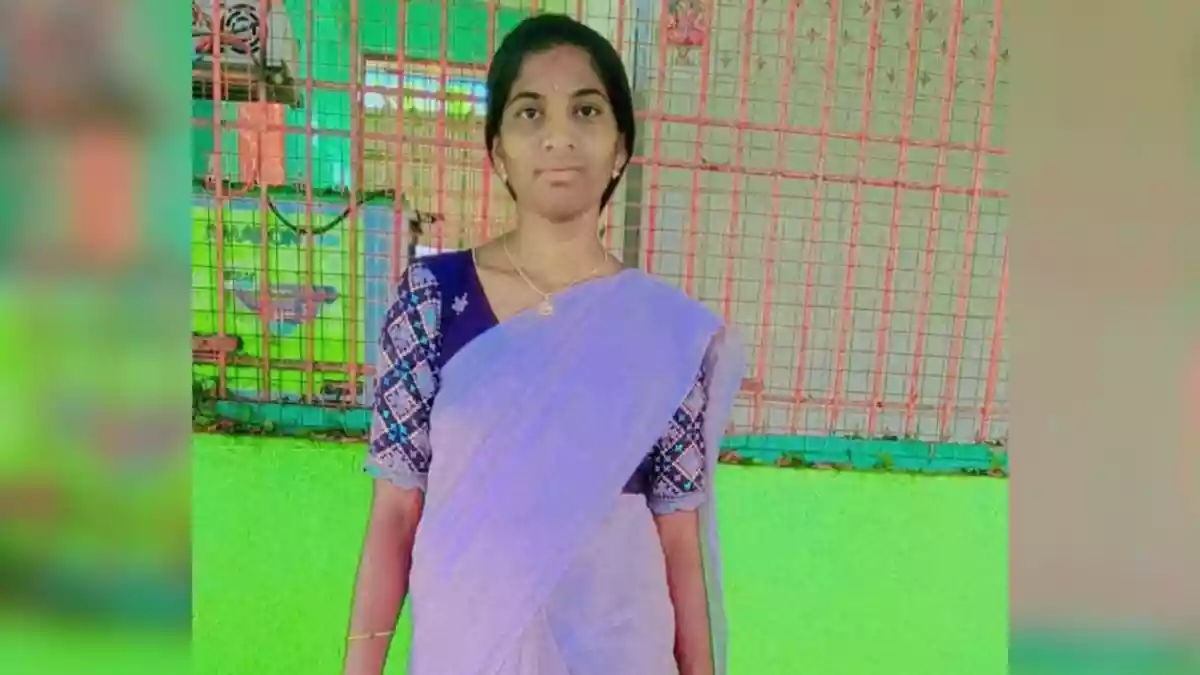 बच्चों को मोबाइल थमाया और झील में कूद गई मां